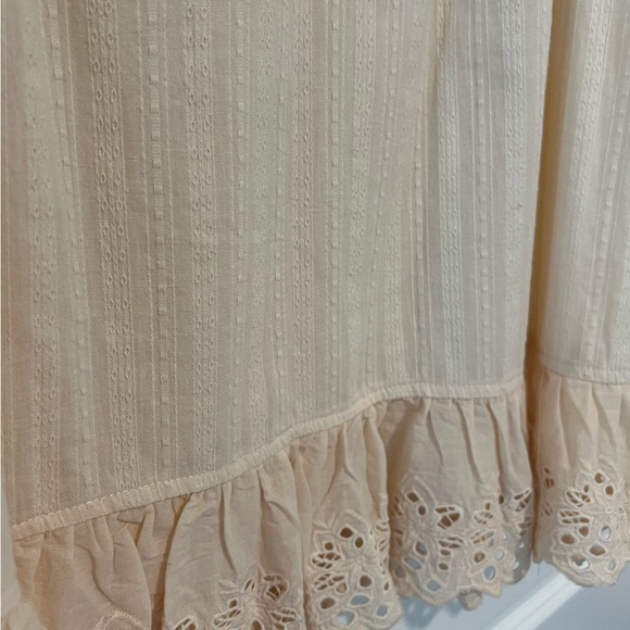 Doe & Rae Ruffle Blouse - Picture 9 of 9